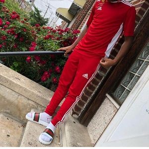 Meet your Posher, Deejay